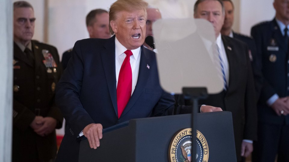 Trump čte svůj projev k Íránu